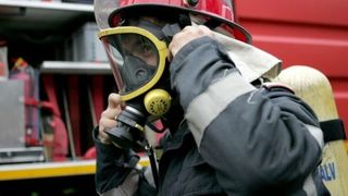 Explozie &icirc;ntr-un bar din Sighişoara. Trei persoane au suferit arsuri pe faţă şi pe m&acirc;ini