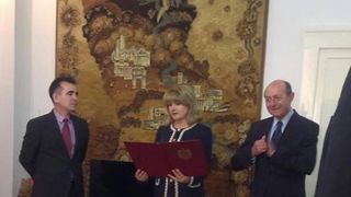 Traian Basescu si sotia sa au depus juramantul ca cetateni ai Republicii Moldova!