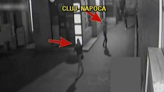 Politistii ii cauta pe tinerii care au snopit in bataie un barbat de 53 de ani! Cum arata principalul agresor