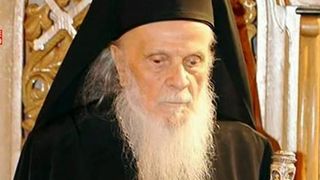 Parintele Iustinian Chira a fost condus pe ultimul drum. Trupul celui mai iubit inalt prelat al Bisericii Ortodoxe a fost depus intr-o racla de sticla.