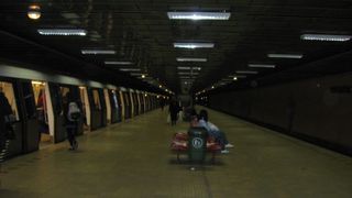 Circulaţie &icirc;ngreunată pe magistrala 1 de metrou din cauza unui tren blocat &icirc;n tunel &icirc;ntre Piaţa Muncii şi Iancului