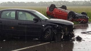 Trei masini s-au ciocnit la intrarea in municipiul Sibiu. Sapte persoane, intre care doi copii, au fost ranite