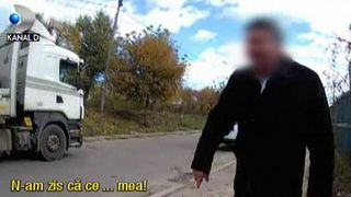 Tupeul incredibil al unui politist din Dambovita. A taiat fata unor soferi care circulau regulamentar, apoi i-a somat sa opreasca. S-a lasat cu injuraturi