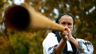 Bunica Maria este ultima tulnicareasa din Apuseni: "Un popor fara traditii este mort"