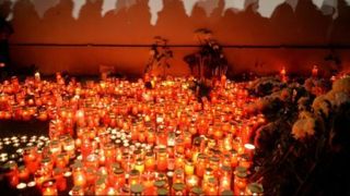 Părinţii tinerilor care au murit &icirc;n Colectiv depun pl&acirc;ngere la PICCJ. Ponta, Arafat şi Bănicioiu, printre cei acuzaţi