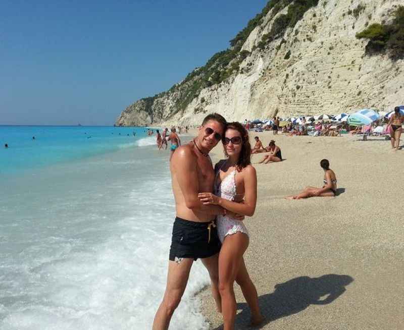 Afaceristul din Timisoara apare aici alaturi de fiica lui