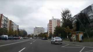 Cum a reactionat un politist cand un sofer l-a atentionat ca nu ii functioneaza stopul pe frana