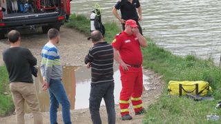 Femeia a fost cautata in canalul Bistritei