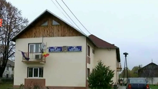 Comunele de langa Bucuresti, sate fara caini. Primarii pustii si sectii de Politie fara niciun agent. Urmariti un material filmat cu camera ascunsa