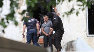 Ulterior s-a descoperit ca patronul din clubul vecin a dat foc cladirii