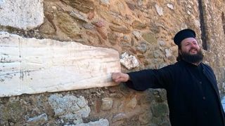 Preotul care le-a indemnat pe femei sa isi ucida copiii decat sa ii avorteze revine cu explicatii: &ldquo;Oamenii nu sunt in stare sa inteleaga o figura retorica elementara&rdquo;
