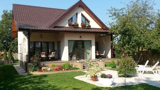 Statul ofera teren gratuit pentru tinerii de pana la 35 de ani. Ce trebuie sa faca cei care vor sa-si construiasca o casa