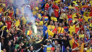 Haos la meciul Romania-Polonia! Autoritatile au descoperit un intreg arsenal de lupta. Jandarmii au folosit gaze lacrimogene pe National Arena | UPDATE
