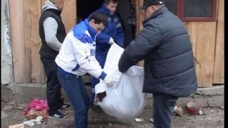 Aiud. O femeie si un barbat, mama si fiu, gasiti morti in casa de catre un vecin. Conditiile in care cei doi au decedat