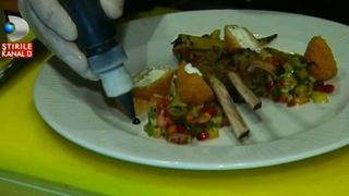 Reteta coaste de miel &icirc;n crustă de fistic: gata in 20 de minute