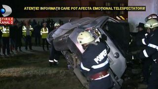 Se intorceau de la Balul Bobocilor, dar au sfarsit tragic. Masina in care se aflau a intrat intr-o casa: "Nu mai misca niciunul"