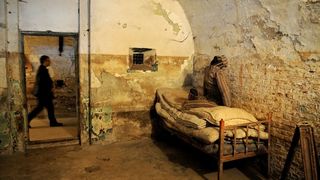 Infernala „Inchisoare a Tacerii“ de la Râmnicu Sarat, iadul in care detinutii erau supusi celui mai crunt regim de exterminare