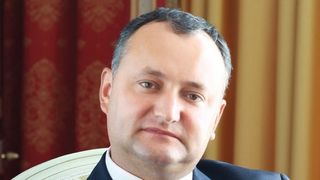 Cum arata casa noului presedinte al Moldovei! Fost bugetar, Igor Dodon are o avere de invidiat si locuieste intr-o super-vila in Chisinau