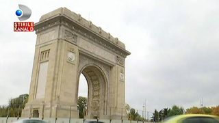 Construit &icirc;n 12 luni, renovat &icirc;n acelaşi timp, dar reconsolidat &icirc;n 5 ani. Este povestea Arcului de Triumf care va fi pregătit să găzduiască defilarea de 1 decembrie de anul acesta.