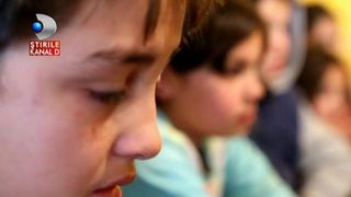 Au ramas vaduve dupa ce sotii lor, care erau frati, au murit in urma unui accident. Fara niciun ban si cu 8 copii, cele doua femei abia se descurca