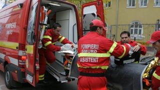 Un pompier a fost ranit in timpul interventiei pentru stingerea incendiului izbucnit in Piata Romana