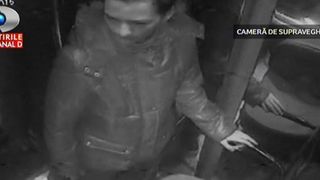 Clipe de panica pentru o mama din Constanta, care si-a vazut copilul la un pas de moarte. Baiatul de 4 ani a inceput sa se sufoce in lift. Cauza este tulburatoare