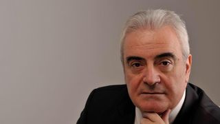 Un fost candidat la presedintia Romaniei are un venit lunar de 15000 de lei! Vezi ce avere detine avocatul Dinu Gheorghe