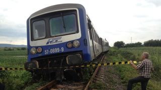 Patru vagoane ale unui tren de marfa incarcat cu azotat de amoniu au deraiat in Harghita