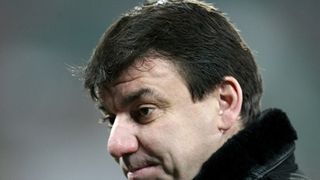 Scandalos! Ca la noi, la nimeni! In goana dupa publicitate, o firma care face coroane funerare a invadat cu reclame contul de Facebook al regretatului Daniel Prodan!