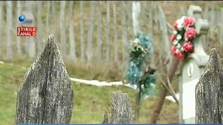 Traditia veche de sute de ani care infioara pe toata lumea. Satul din Romania transformat in cimitir. In fiecare gospodarie sunt inmormantati oameni