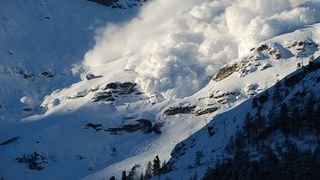 Arges: Trasee montane inchise, din cauza riscului de avalansa