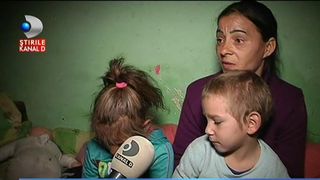 Drama unei mame din Cluj care isi creste cei doi copii cu...iubire. Nu are nici bani sa ii incalzeasca la iarna, nici ce sa le dea sa manance