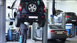 Cat cheltuie in medie un roman pe an pentru a-si repara masina in service