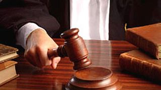 Un elev roman a dat in judecata liceul la care invata si cere daune de 80.000 de lei