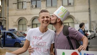 CCR urmeaza sa se pronunte marti asupra sesizarii referitoare la nerecunoasterea casatoriilor dintre persoane de acelasi sex