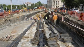 Un om a fost gasit ars de viu intr-o baraca de pe un santier din Bucuresti