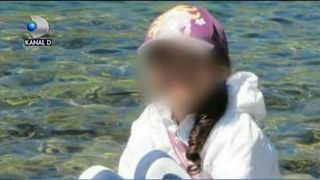 O adolescenta a fost strivita de un TIR. O colega cu care vorbea la telefon a auzit totul. Masina a tarat-o 200 de metri fara sa stie