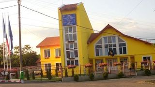 Primaria dintr-o comuna bihoreana si-a pierdut sediul! Cladirea a fost scoasa la vanzare din cauza datoriilor catre bodyguarzi