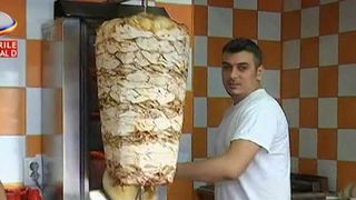 Ei sunt romanii care au sarbatorit Ziua Nationala, la munca, dar cu zambetul pe buze