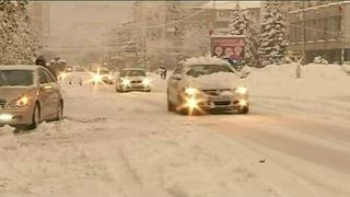 Iarna a pus stapanire pe Maramures. Stratul de zapada depaseste deja jumatate de metru! Odata cu ninsoarea au aparut si primele probleme. Ce s-a intamplat