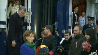 Trenul Regal si-a incheiat calatoria simbolica de 1 Decembrie la Sibiu. Iata cum au fost primiti principesa Margareta si princiepele Radu