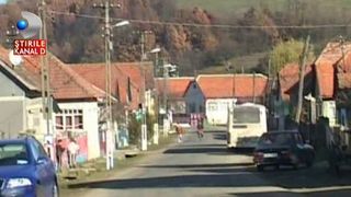 Cum au ajuns doi soti sa fie proprietarii unui sat intreg? Procurorii DNA sustin ca la mijloc sunt acte false si un joc de zeci de milioane de euro