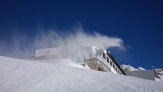 Cod galben de viscol pentru judetele Neamt si Suceava. Pe drumurile nationale, circulatia se desfasoara in conditii de zapada