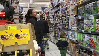 Aglomeratie in magazine. Ajutoarele lui Mos Nicolae au cautat cadourile perfecte pentru cei mici