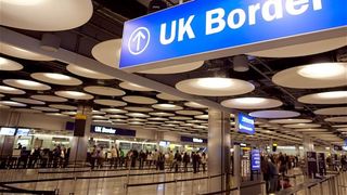 Vesti proaste pentru romanii din Anglia: Vor avea nevoie de documente speciale pentru a ramane in Regat