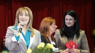 Fosta sefa a Circului Globus este cea mai veche prietena a Mihaelei Radulescu! Fost deputat, Brandusa Novac are doua apartamente in Bucuresti si si-a imprumutat o ruda cu 40.000 de euro