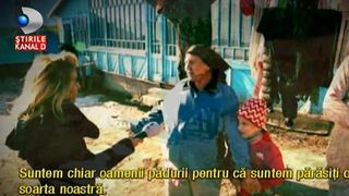 In era internetului de mare viteza, acesti oameni nu au curent electric si robinet, iar copiii isi fac lectiile la lumanare. Cum decurge o zi din viata lor