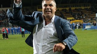 Cosmin Olaroiu investeste in turism! Antrenorul a cumparat padure in Snagov si vrea sa-si deschida o pensiune! Autoritatile il obliga sa aiba grija de animale