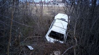 Fenomene paranormale la Branesti! "In anumite momente, pur şi simplu, botul masinii se ridica de parca o forta nevazuta ar ridica de rotile din fata si i-ar da drumul!"