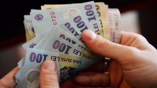 Un roman castiga pe ora de 12 ori mai putin decat un danez! Suntem pe penultimul loc in clasamentul salariilor din Europa!